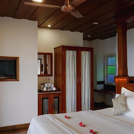 Spicetree Munnar Hotel Chinnakanal Екстериор снимка
