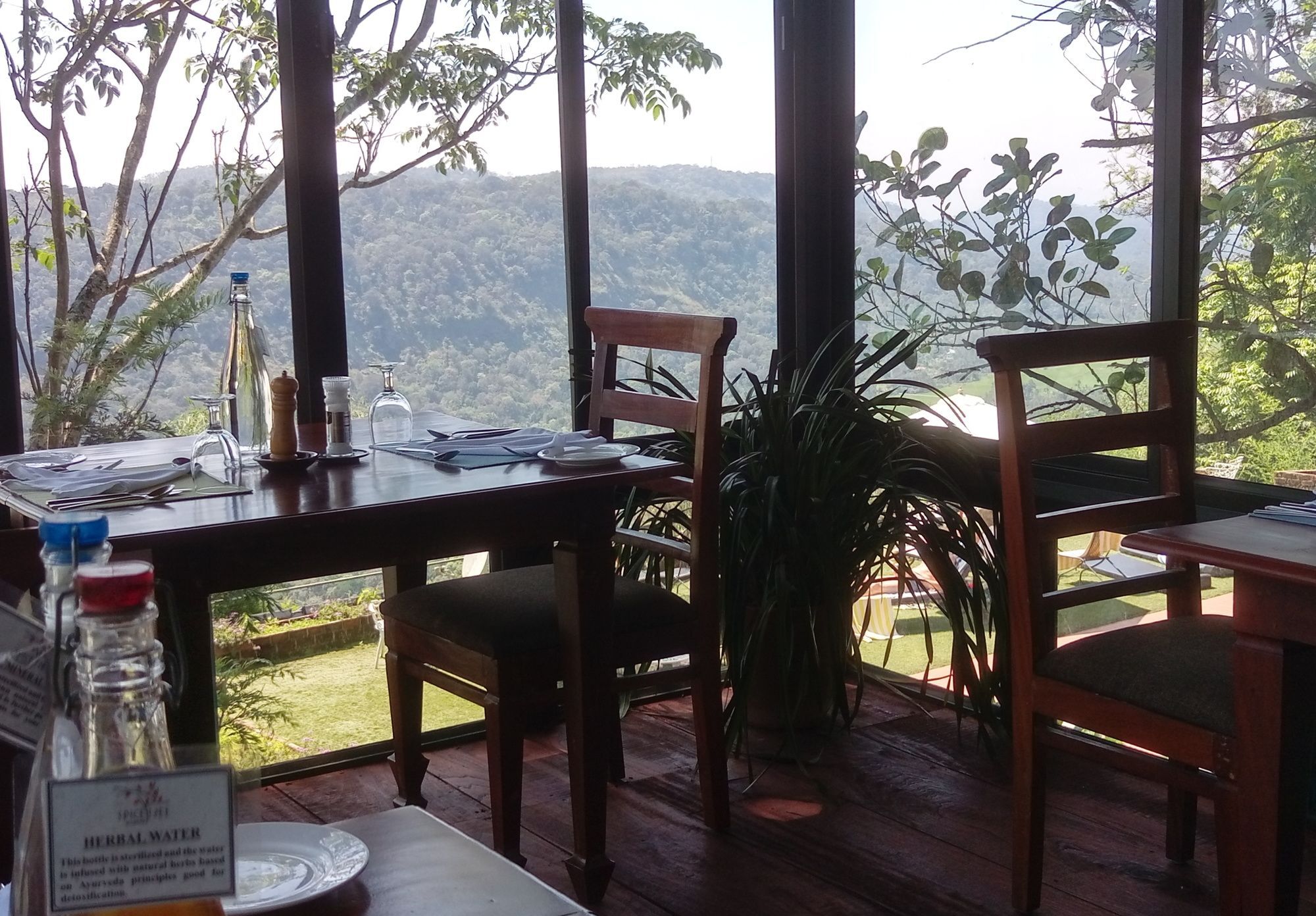 Spicetree Munnar Hotel Chinnakanal Екстериор снимка